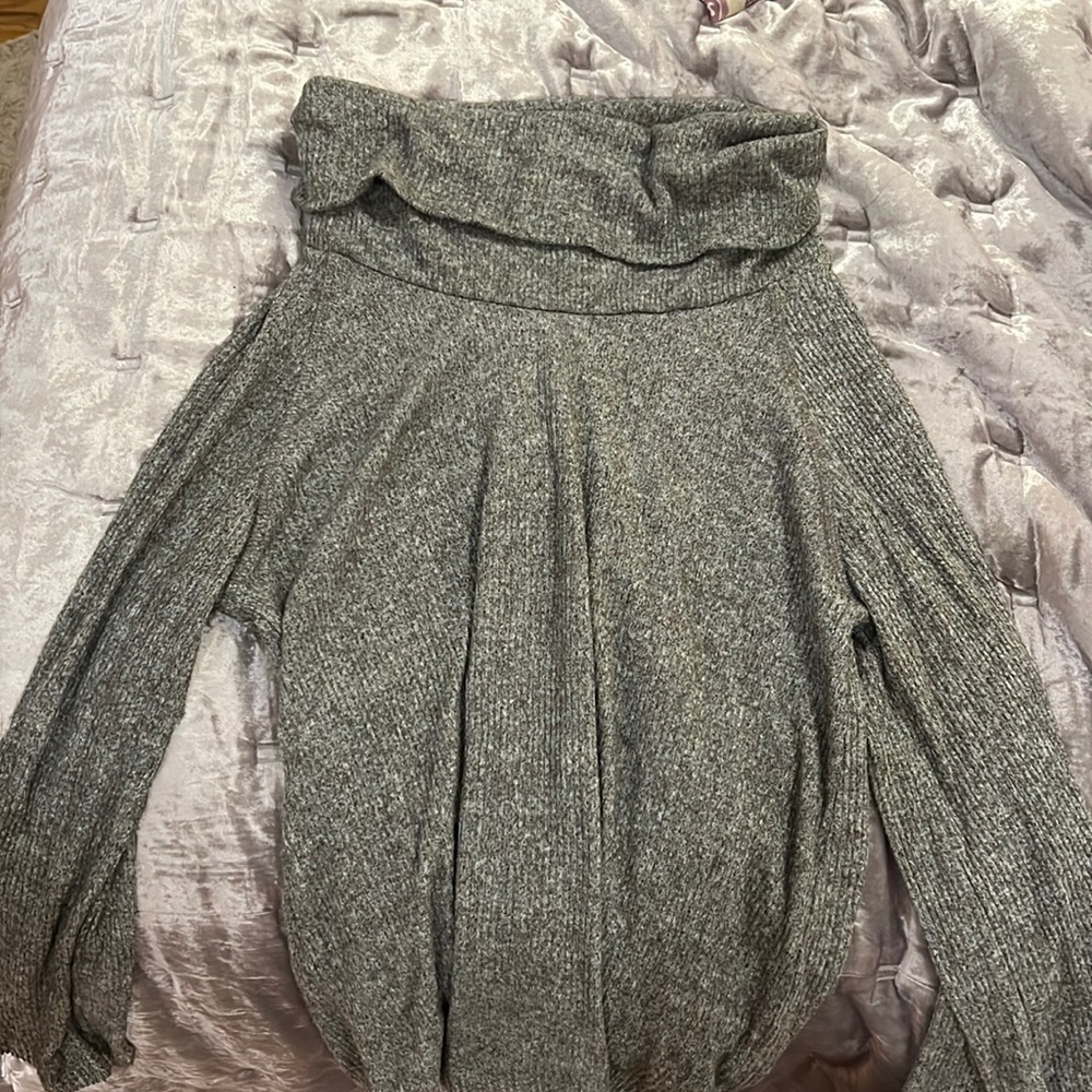 Anthropologie Turtleneck Sweater Size Small Gray